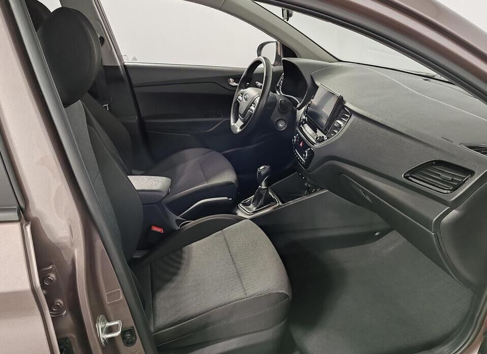 Hyundai Solaris 1.6 MT (123 л.с.)