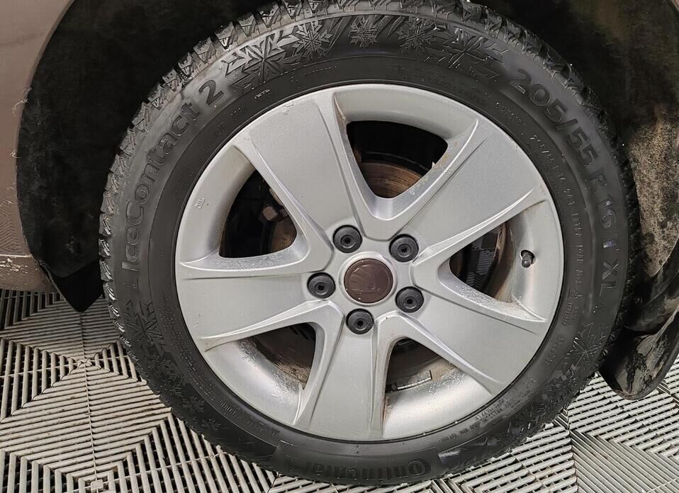 Skoda Octavia, III (A7) 1.6 MT (110 л.с.)