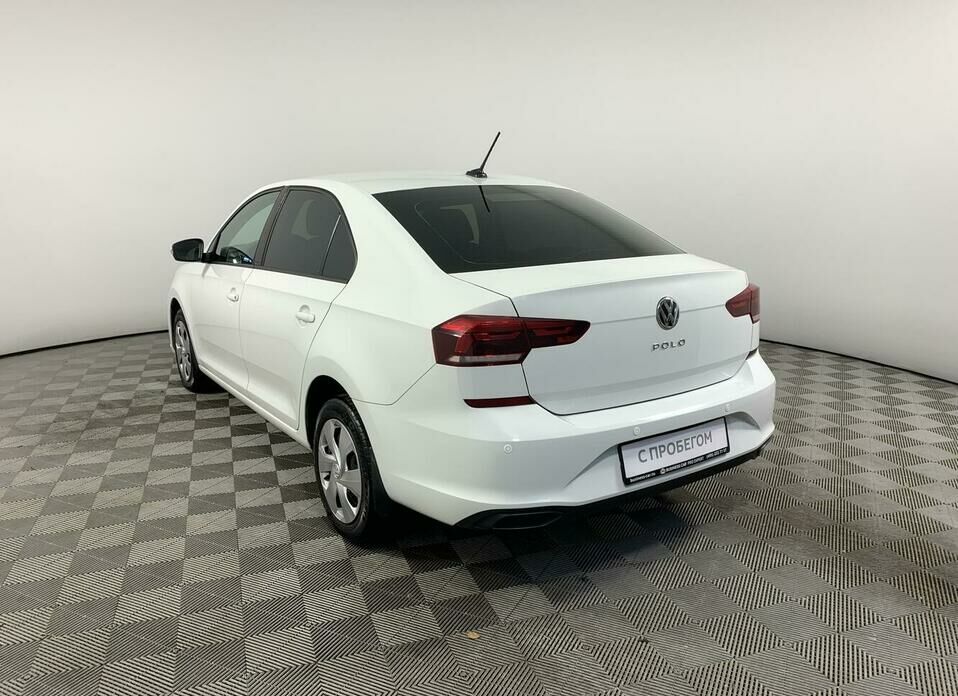 Volkswagen Polo 1.6 AT (110 л.с.)