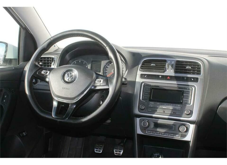 Volkswagen Polo 1.6 MT (110 л.с.)