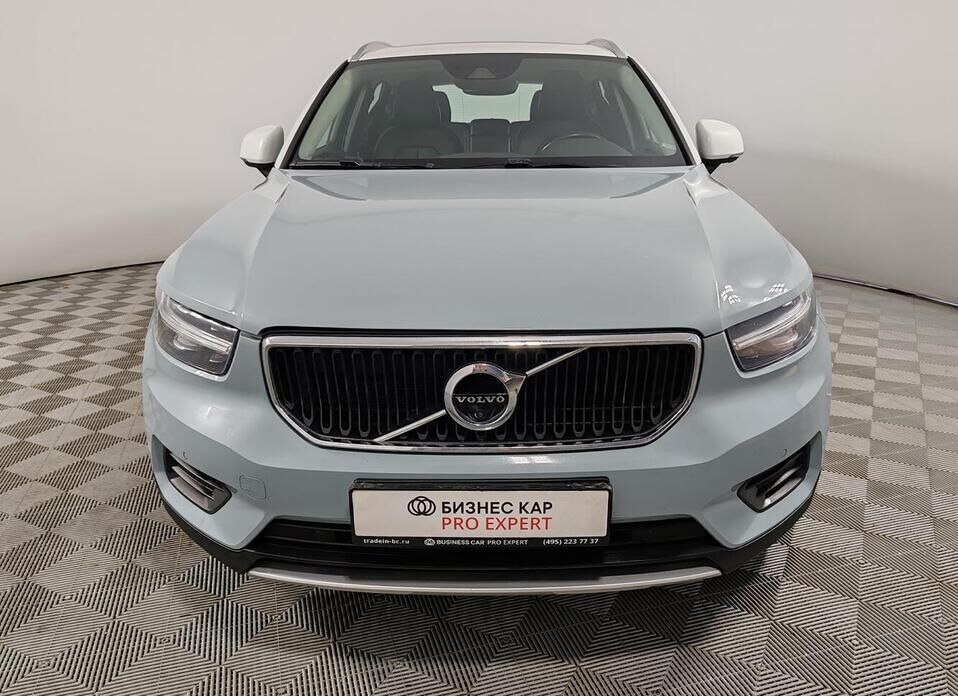 Volvo XC40 2.0 AT (190 л.с.) 4WD