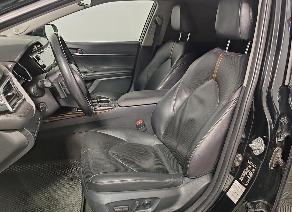 Toyota Camry, VIII (XV70) 3.5 AT (249 л.с.)