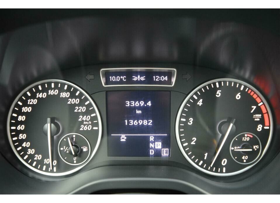 Mercedes-Benz A-Класс 180 1.6 AMT (122 л.с.)