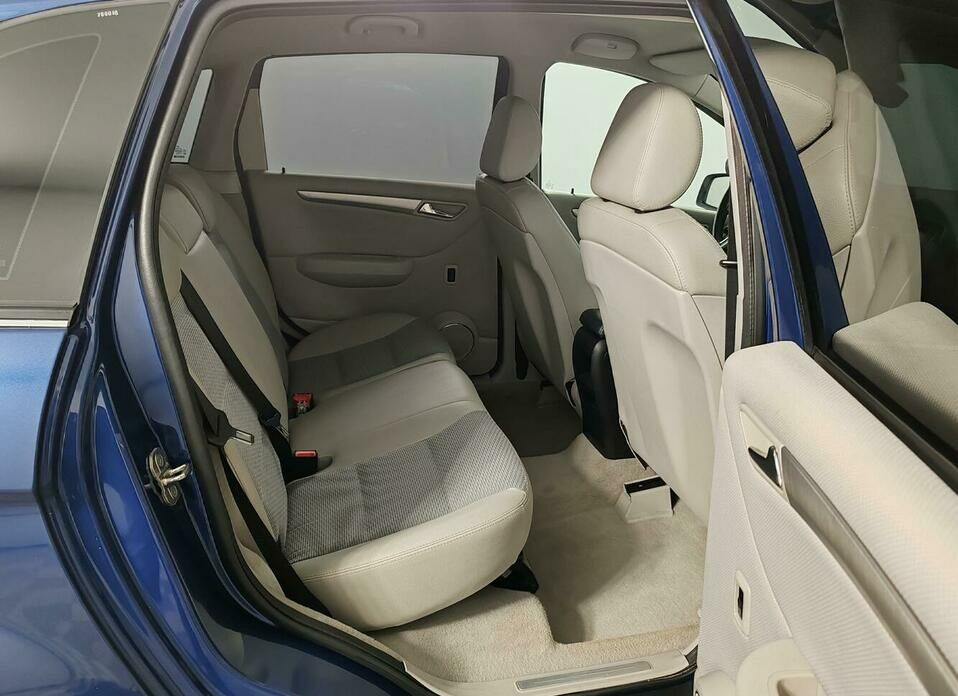 Mercedes-Benz B-Класс 200 2.0 CVT (136 л.с.)
