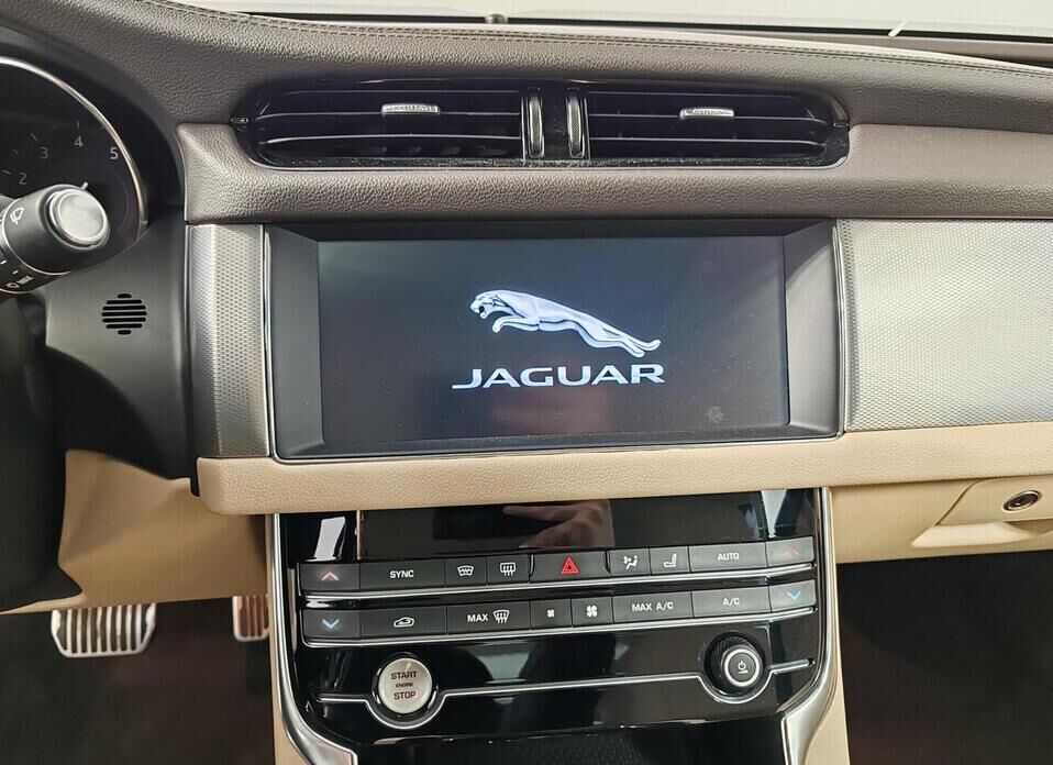Jaguar XF, II 2.0 AT (200 л.с.)