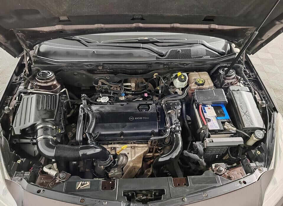 Opel Insignia, I 1.6 MT (180 л.с.)