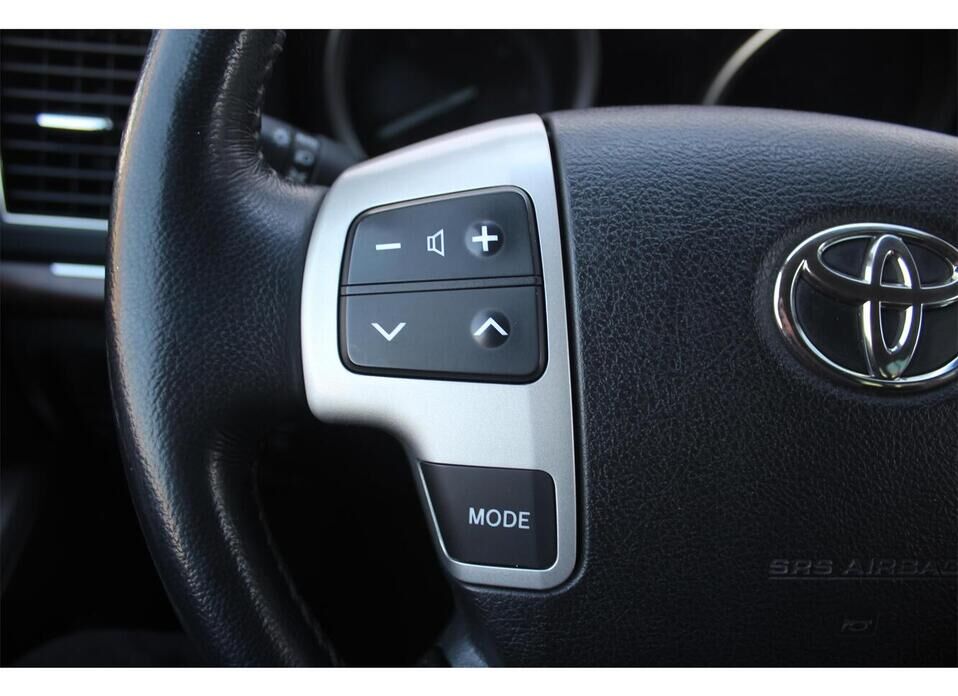 Toyota Land Cruiser, 200 Series Рестайлинг 1 4.5d AT (235 л.с.) 4WD
