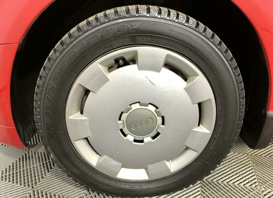Audi A3 1.6 AT (102 л.с.)