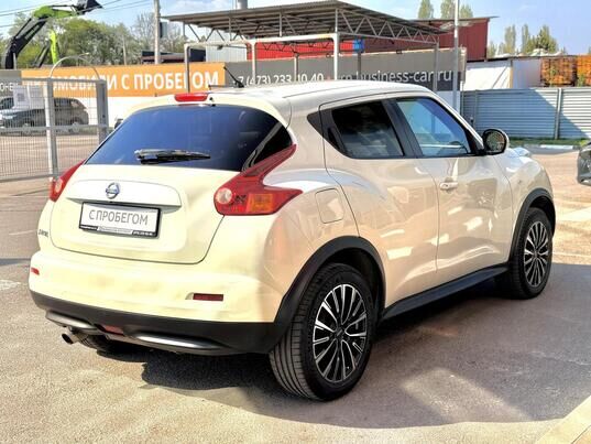Nissan Juke, 2011&nbsp;г., 105&nbsp;000&nbsp;км