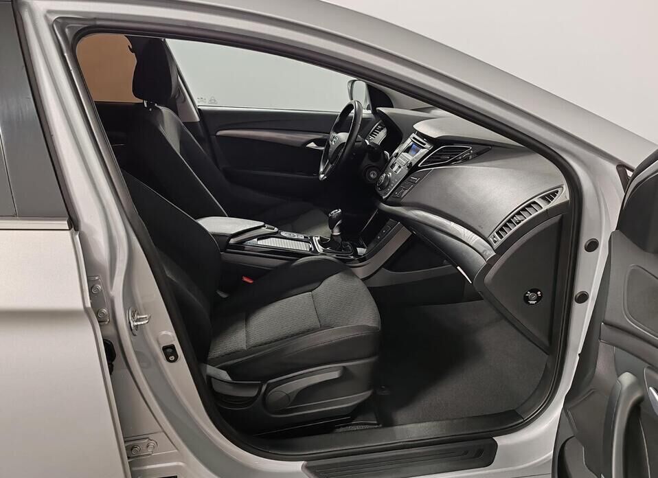Hyundai i40 2.0 MT (150 л.с.)