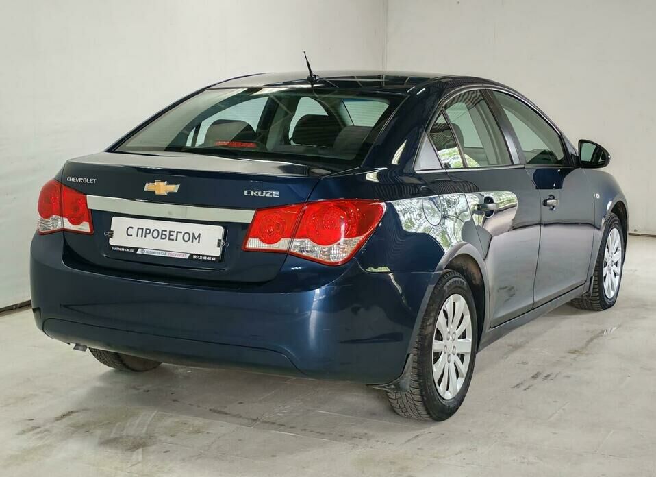 Chevrolet Cruze 1.6 AT (109 л.с.)