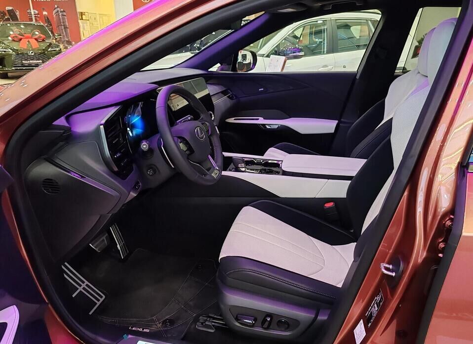 Lexus RX, V 500h 2.4hyb AT (371 л.с.) 4WD