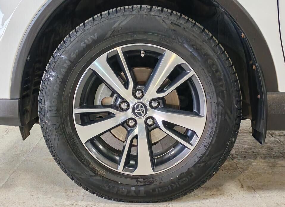 Toyota RAV4, IV (XA40) Рестайлинг 2.0 CVT (146 л.с.) 4WD