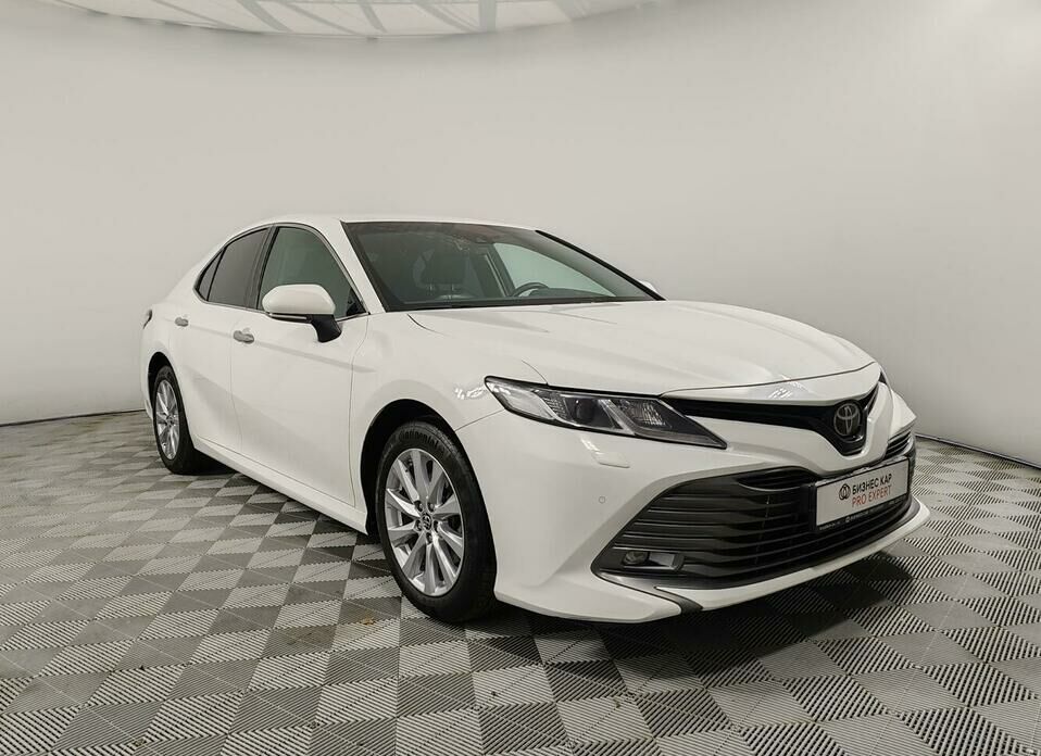 Toyota Camry 2.5 AT (181 л.с.)