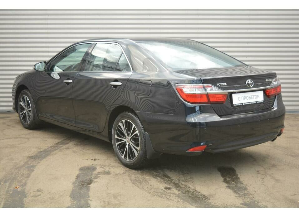 Toyota Camry 2.5 AT (181 л.с.)