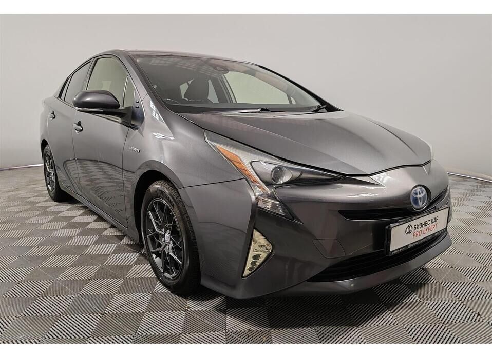 Toyota Prius 1.8hyb AT (98 л.с.)