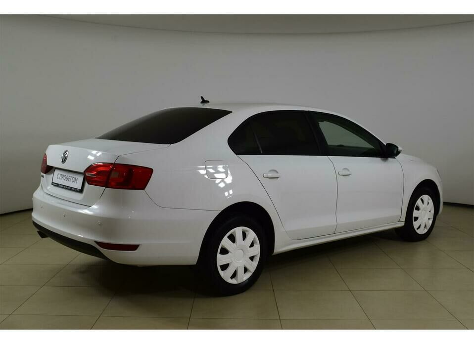 Volkswagen Jetta 1.6 AT (105 л.с.)