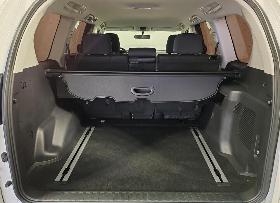 Toyota Land Cruiser Prado, 150 Series Рестайлинг 3 2.8d AT (200 л.с.) 4WD