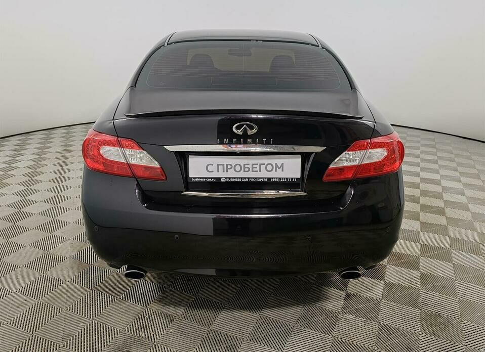 Infiniti M M25 2.5 AT (222 л.с.)