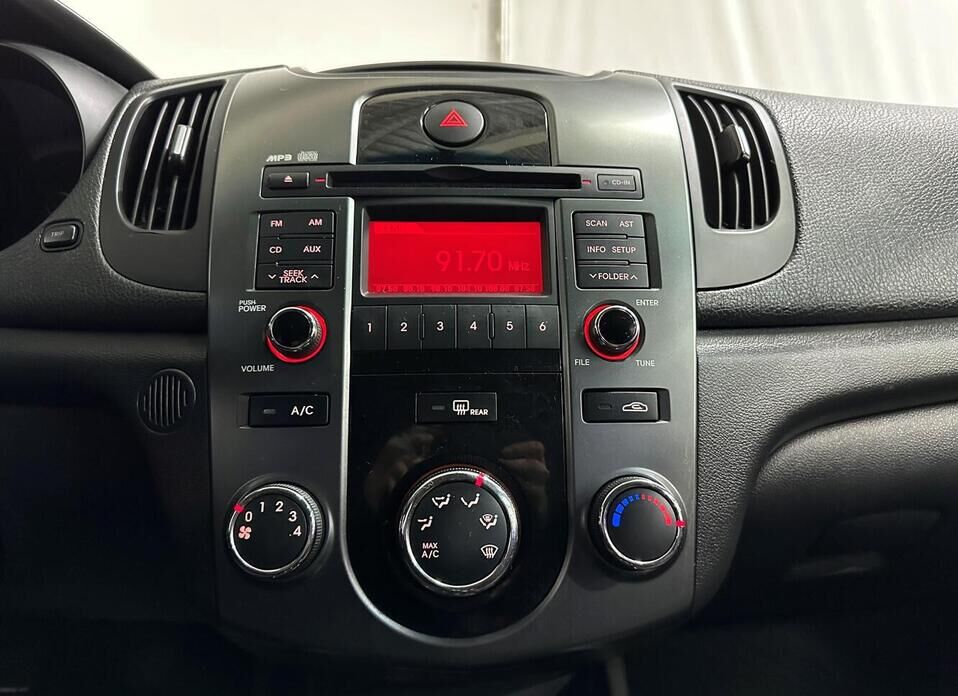 Kia Cerato, II 5-speed 1.6 MT (126 л.с.)