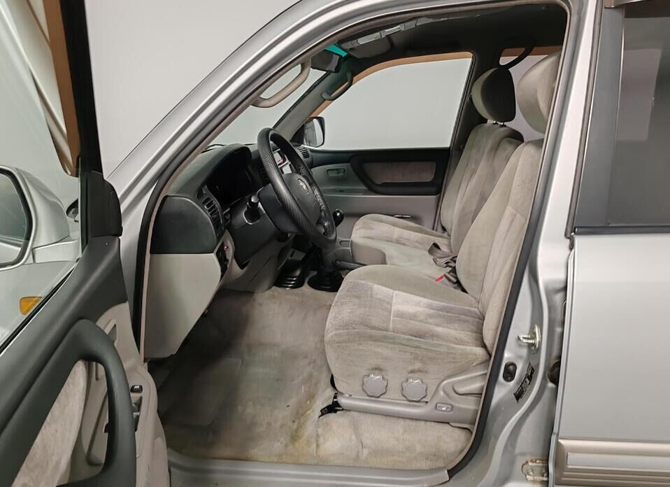 Toyota Land Cruiser, 100 Series Рестайлинг 2 4.2d MT (204 л.с.) 4WD