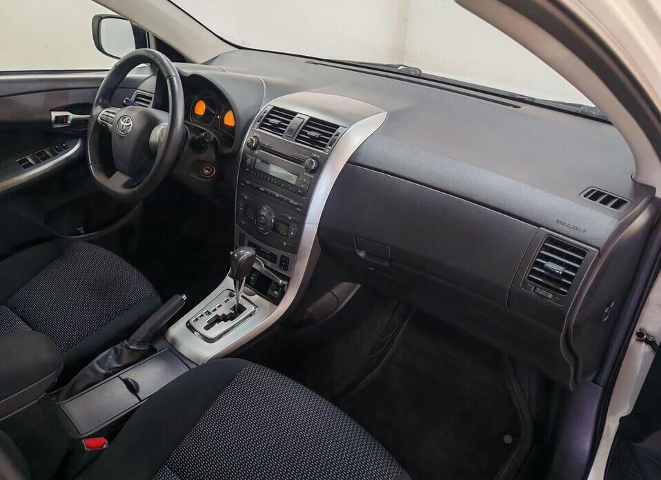 Toyota Corolla, X (E140, E150) Рестайлинг 1.6 AT (124 л.с.)