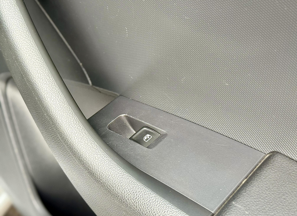 Skoda Rapid, I Рестайлинг 1.6 MT (90 л.с.)