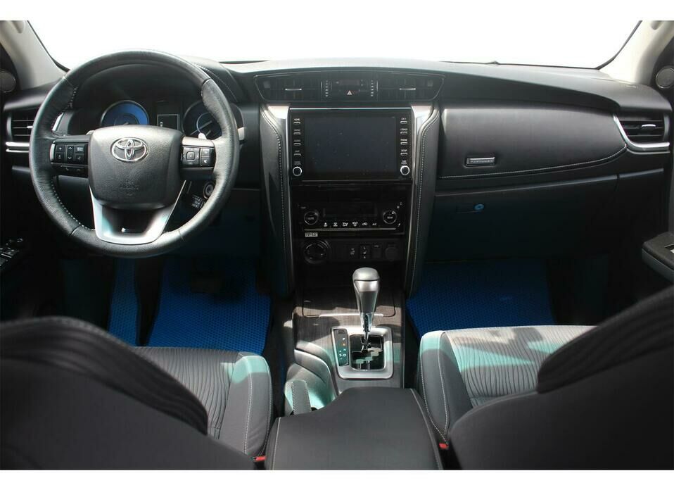 Toyota Fortuner 2.8d AT (200 л.с.) 4WD