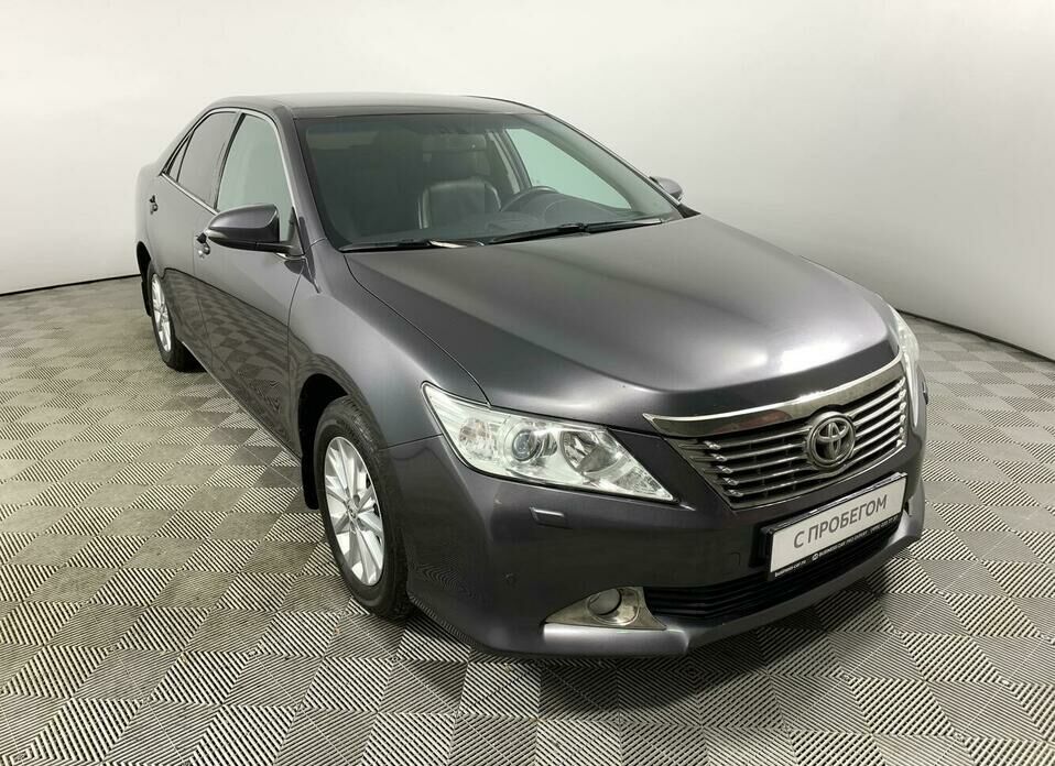 Toyota Camry 2.5 AT (181 л.с.)