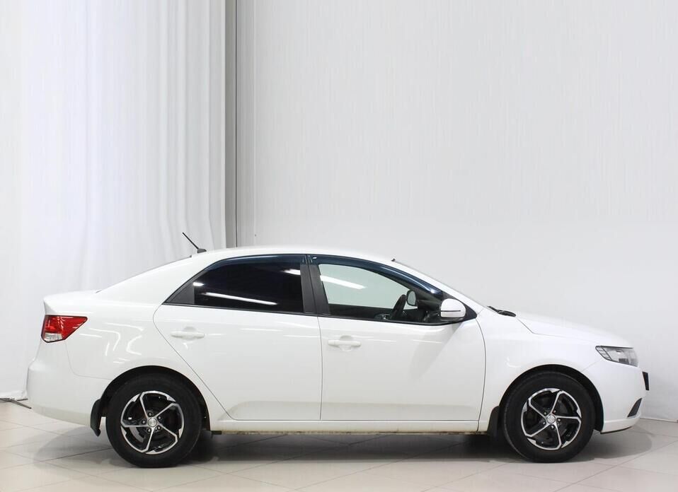 Kia Cerato, II 5-speed 1.6 MT (126 л.с.)