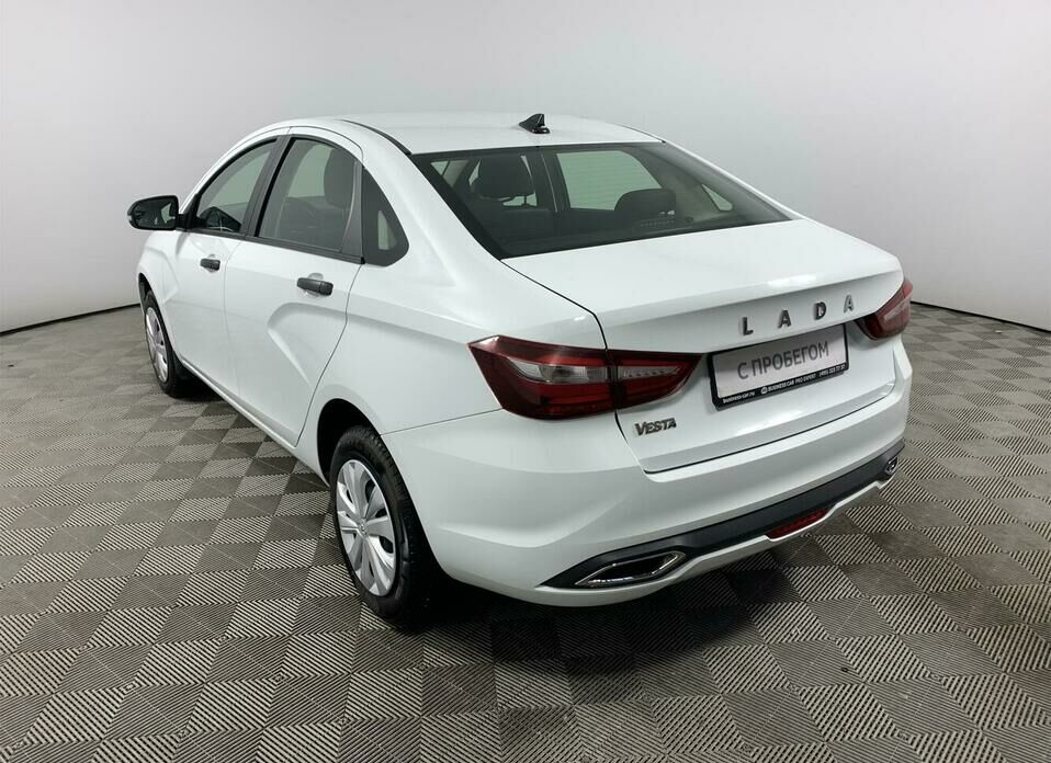 LADA (ВАЗ) Vesta 1.6 MT (106 л.с.)