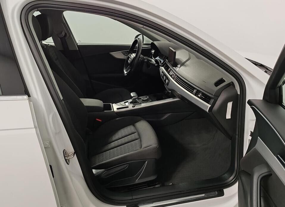 Audi A4, V (B9) 1.4 AMT (150 л.с.)