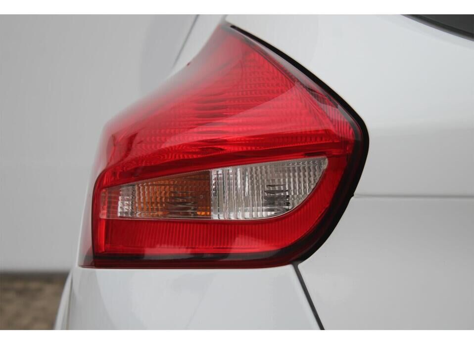 Ford Focus ST, III Рестайлинг 2.0 MT (250 л.с.)