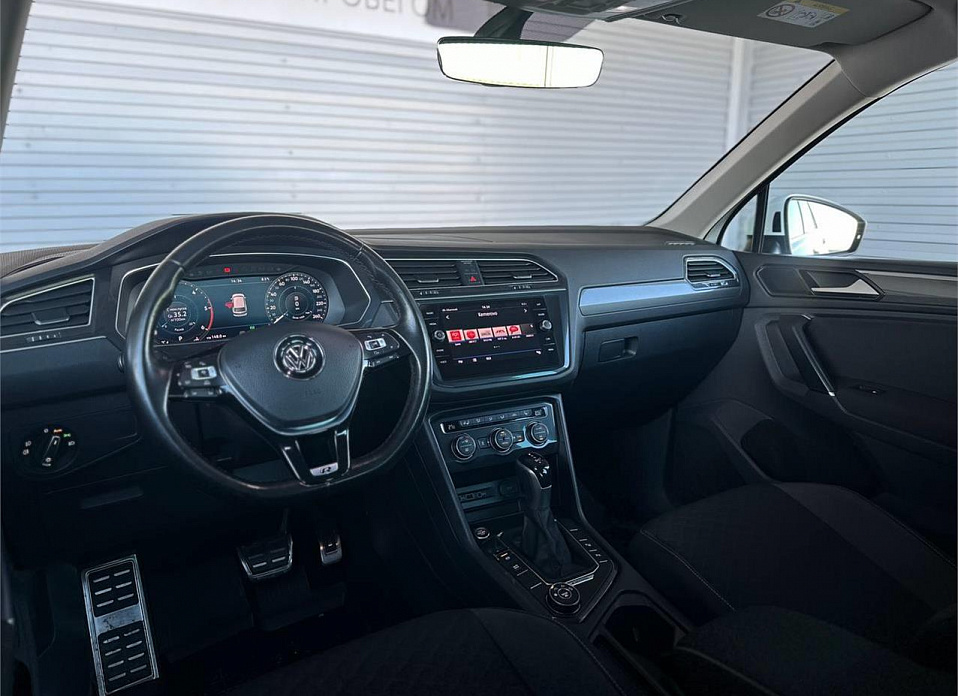 Volkswagen Tiguan, II 2.0d MT (150 л.с.) 4WD