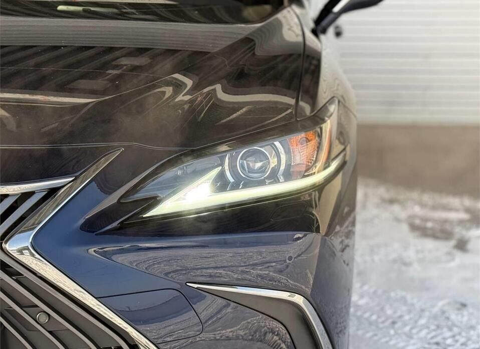 Lexus ES, VII 250 2.5 AT (200 л.с.)