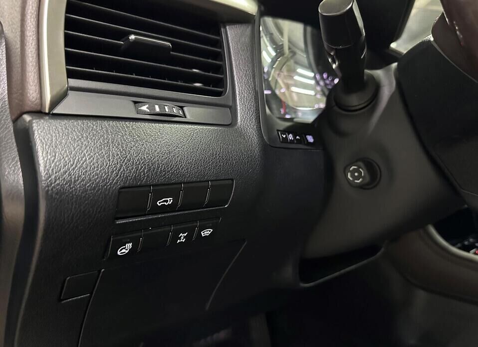 Lexus RX, IV 200t 2.0 AT (238 л.с.) 4WD