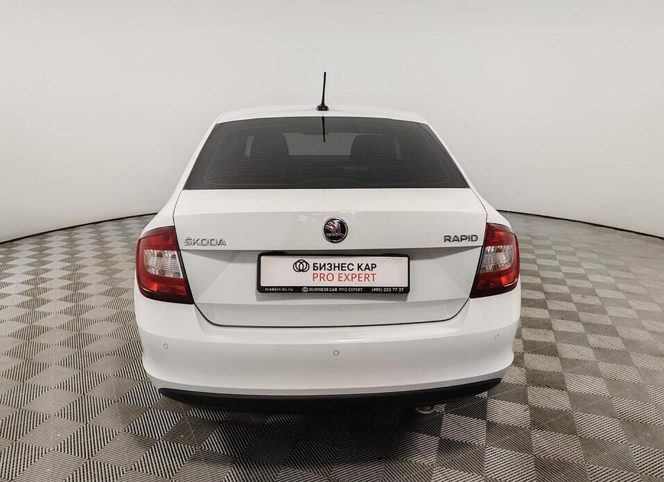 Skoda Rapid, I Рестайлинг 1.6 AT (110 л.с.)