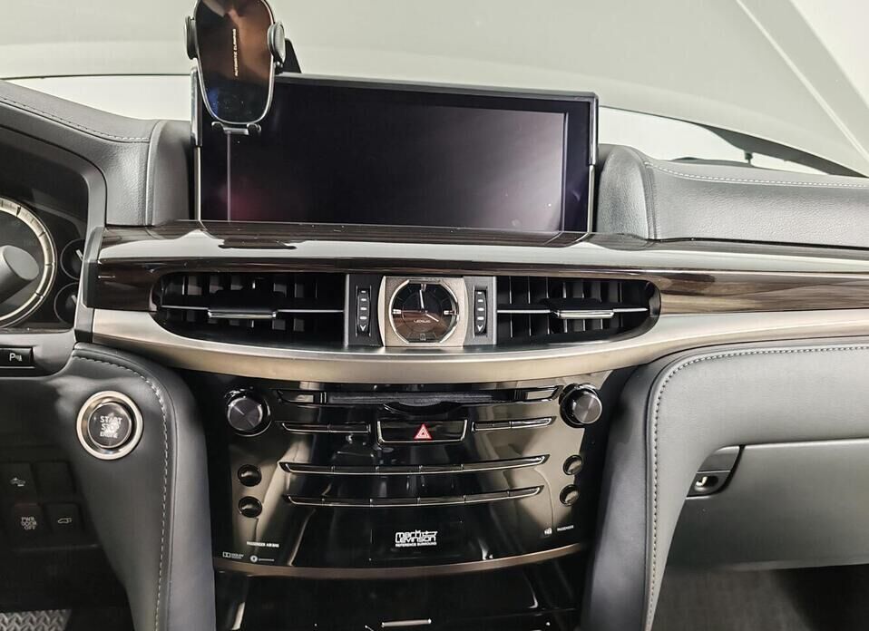 Lexus LX, III Рестайлинг 2 570 5.7 AT (367 л.с.) 4WD