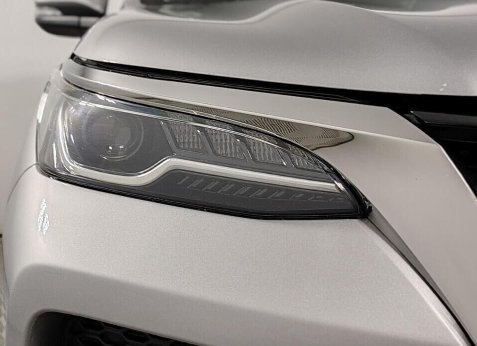 Toyota Fortuner, II Рестайлинг 2.8d AT (200 л.с.) 4WD