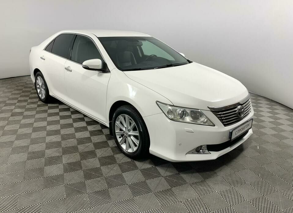 Toyota Camry 2.5 AT (181 л.с.)