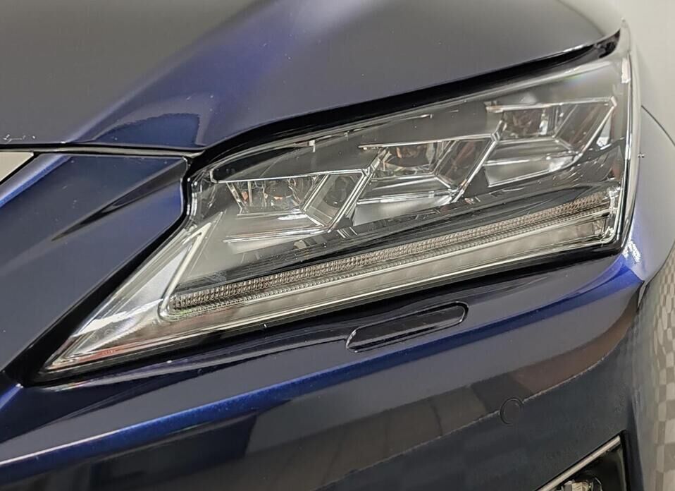 Lexus RX, IV 200t 2.0 AT (238 л.с.) 4WD