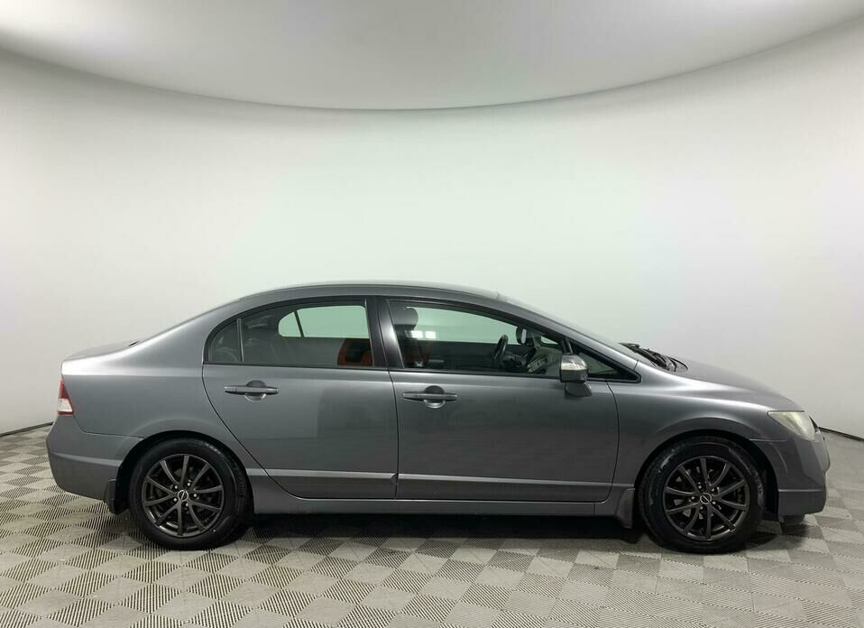 Honda Civic 1.8 AT (140 л.с.)