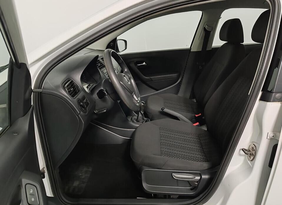 Volkswagen Polo, V Рестайлинг 1.6 MT (110 л.с.)