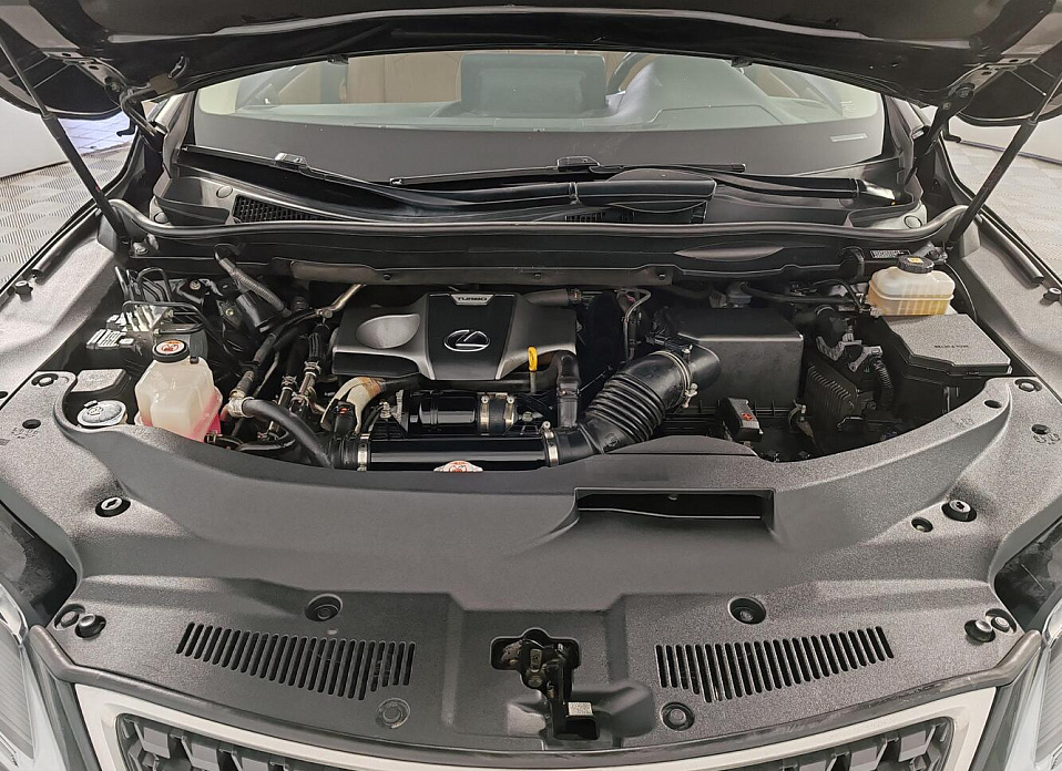 Lexus RX, IV Рестайлинг 300 2.0 AT (238 л.с.) 4WD