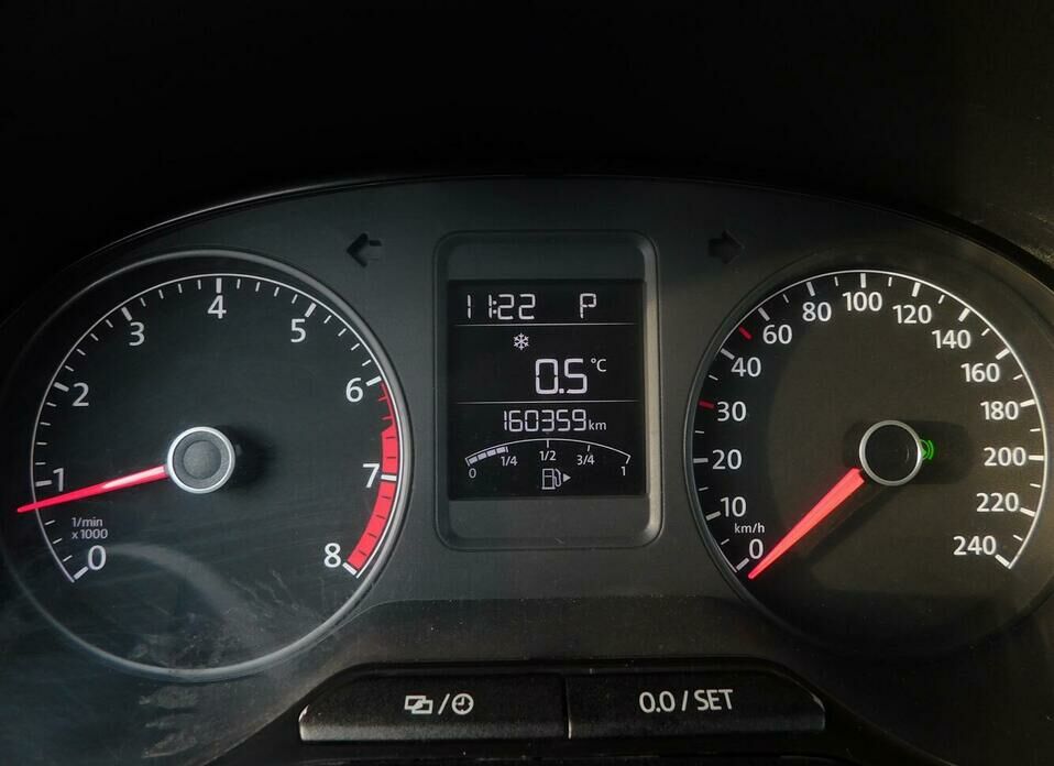 Volkswagen Polo 1.6 AT (105 л.с.)