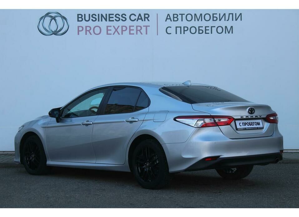 Toyota Camry 2.5 AT (181 л.с.)