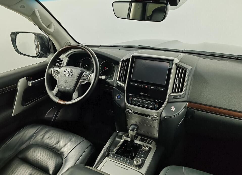 Toyota Land Cruiser, 200 Series Рестайлинг 2 4.6 AT (309 л.с.) 4WD