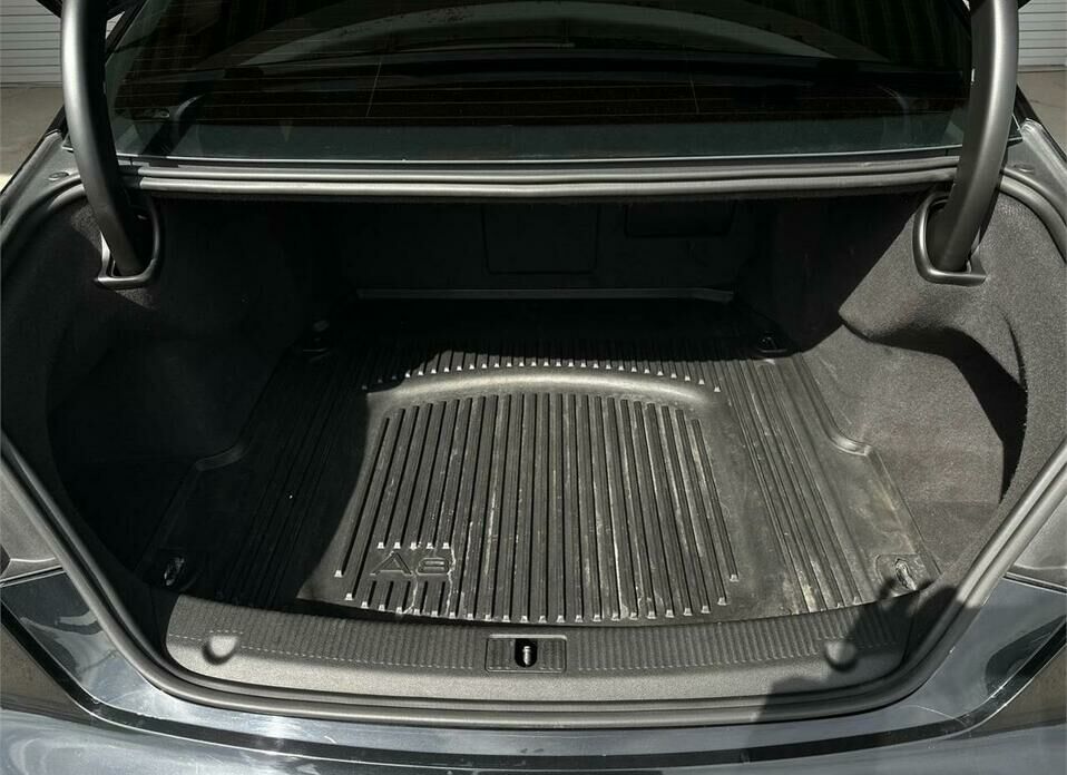 Audi A8 Long 3.0 AT (310 л.с.) 4WD