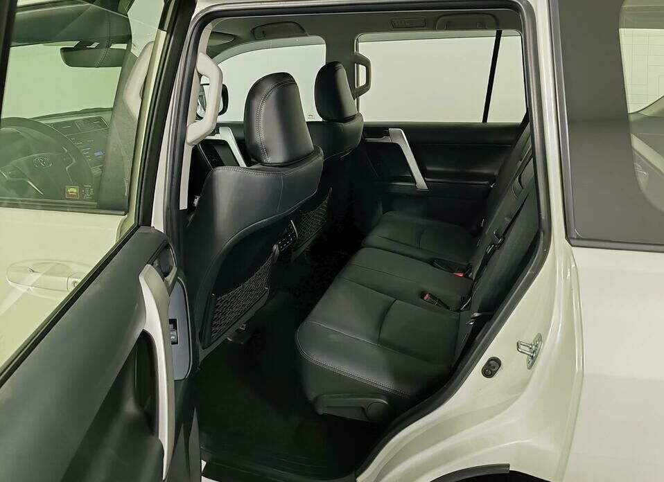 Toyota Land Cruiser Prado 2.8d AT (200 л.с.) 4WD