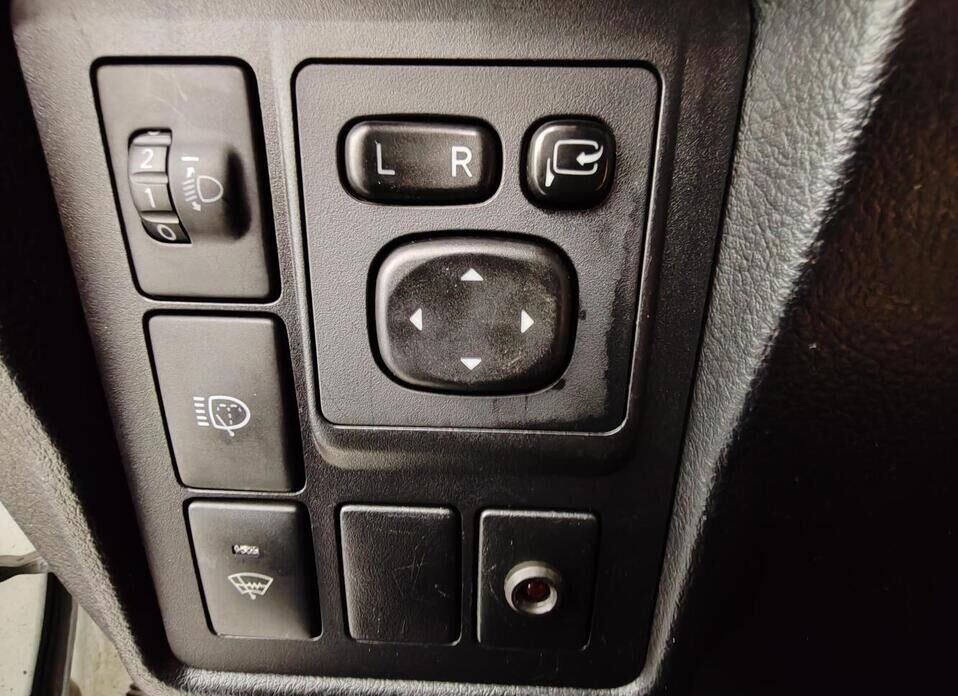 Toyota Land Cruiser Prado 2.8d AT (200 л.с.) 4WD